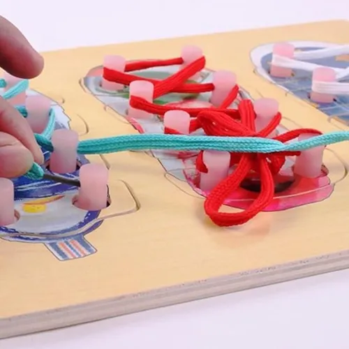 Juego Didáctico De Zapatos Para Encajar Y Enhebrar