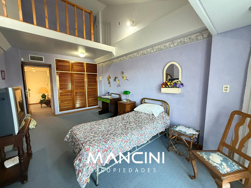 Apto Crédito - Casa En Venta De 5 Ambientes Con Cochera, Quincho Y Piscina - Villa Ballester