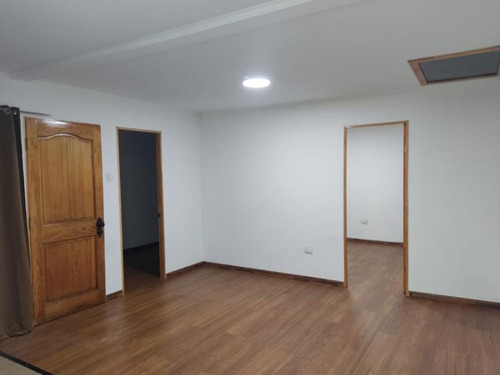 Se Vende Propiedad Con 5 Dptos. En Pasaje Singapur