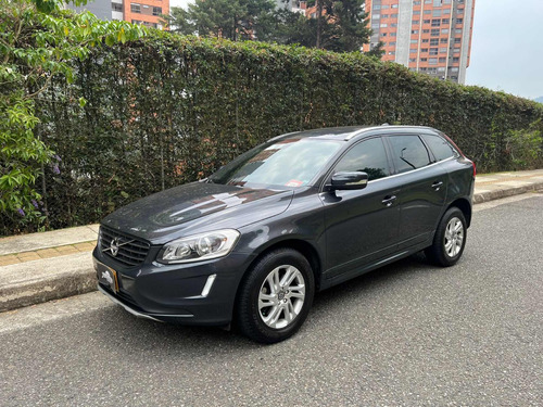 Volvo XC60 2.5 T5 Awd Momentum