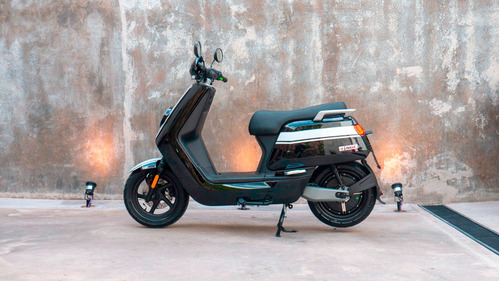 Imagen 1 de 15 de Moto Electrica Scooter Nuuv Ngt Bosch Litio Panasonic 80km/h