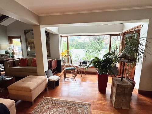 Casa En Venta De 4 Dorm. En Vitacura