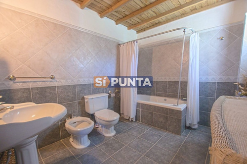 Imagen 21 de 30 de Casa En La Arbolada A La Venta