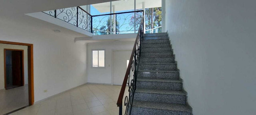 Imagem 13 de 14 de 2.000 M², Em Condomínio, 05 Suítes E Área De Lazer !!