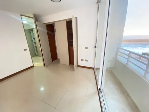 Se Arrienda Depto En Edificio Punta Cavancha.
