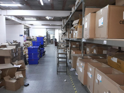Bodega En Arriendo O Venta  San Diego 940 Mts.