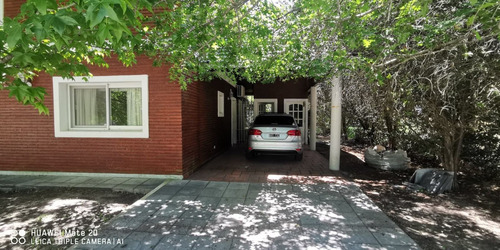 Imagen 5 de 14 de Casa 5 Ambientes 3 Baños 1 En Suite Y Cochera Cubierta