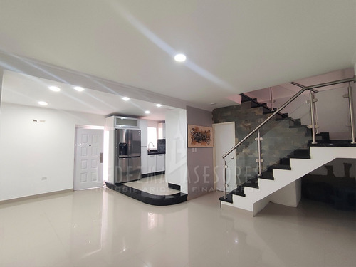 Imagen 2 de 17 de Ledezma Asesores Vende Townhouse Moderno A Estrenar, Ubicado En El Sector La Germania, Calle Toledo, Ciudad Bolívar - Venezuela