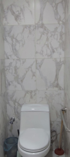 Imagen 12 de 23 de Oficina En Venta Remodelada En C.c Parque Cerro Verde Precio A Consultar
