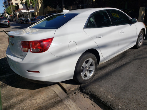 Imagen 9 de 11 de Chevrolet Malibu 2016 Blanco