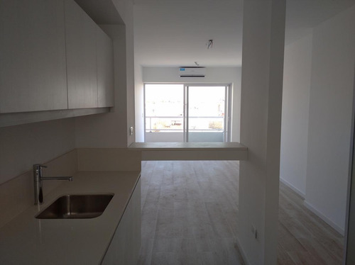 Departamento De 3 Ambientes En Nuevo Emprendimiento - Balcon - Parque Chas