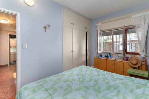 Venta Casa 6amb Cochera Hurlingham Permuta