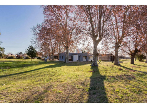 Imagen 21 de 30 de Importante Parcela · 1.7 Ha · Casa · Quincho · Pileta