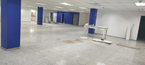 Imagen 3 de 6 de Alquilo Local 1500 Metros 1er Y 2do Piso U$ 20,000.00
