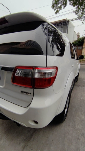 Imagen 3 de 15 de Toyota Sw4 3.0 Srv 4x4 7 Pax 2010 Impecable, Nueva !!!!