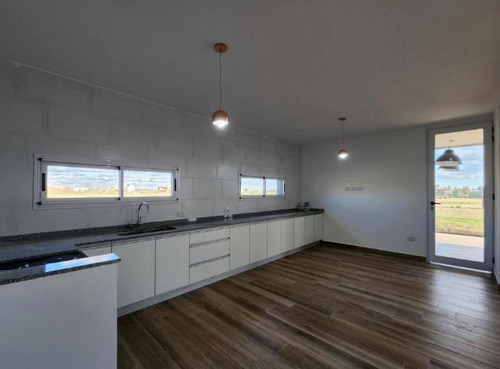 Imagen 25 de 30 de Casa Venta Naudir 4 Dormitorios Galeria Parrilla Pileta Gran Jardin