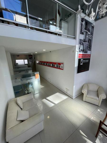 Imagen 2 de 13 de Excelente Local En Venta