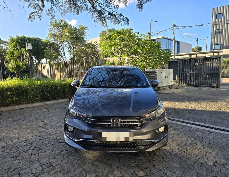 Fiat Cronos Pack Stile 1.3 Mt 2023 9.000km Fcio T/usado Opor