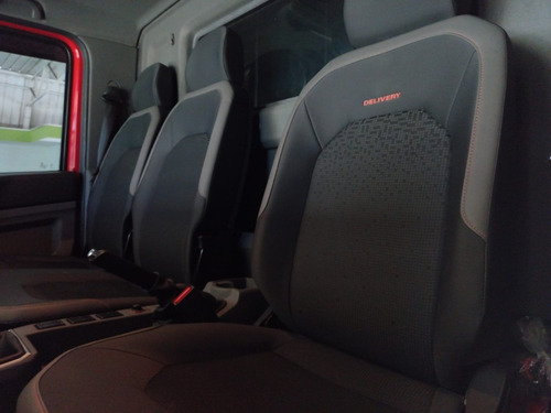 Imagem 14 de 18 de Volkswagen Delivery Express 2019 Baú Sider