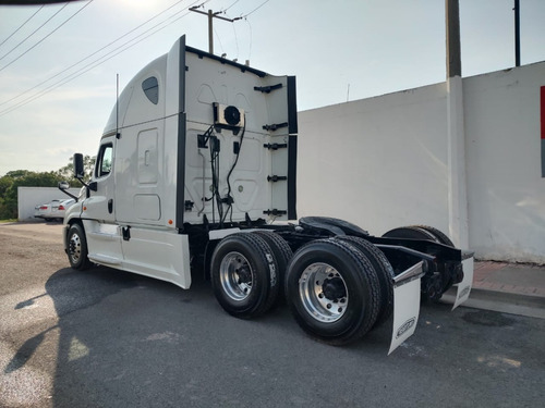 11 Freightliner Cascadia Blanco 2016,camiones,cummins