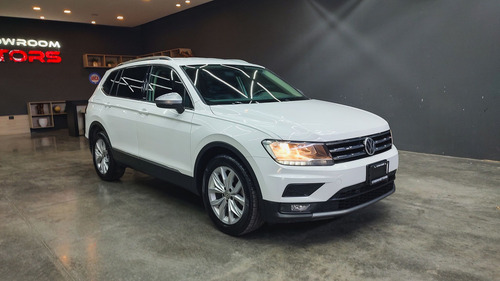 Volkswagen Tiguan 1.4 Comfortline 7p At piel