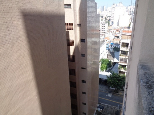 Excelente Kitnet Reformada, Mobiliada E Localização Privilegiada.