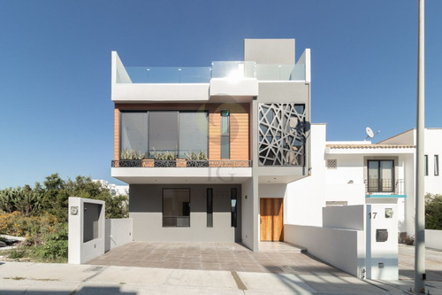 Casa En Zibatá Con Roof Garden Y Recámara En Planta Baja M1