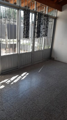 Imagen 4 de 14 de Chalet En Venta En Isidro Casanova