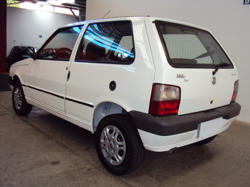 Imagem 4 de 10 de Fiat Uno Mille 1.0 Fire Flex 2 Portas Com Ar Condicionado