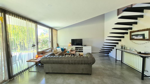 Imagen 6 de 25 de Casa Con 4 Dormitorios En Miraflores Funes Hills