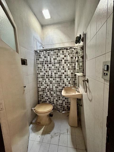 Ph Tipo Casa De 3 Amb, Con Patio Y Terraza Propia En Pque. Avellaneda, En Venta