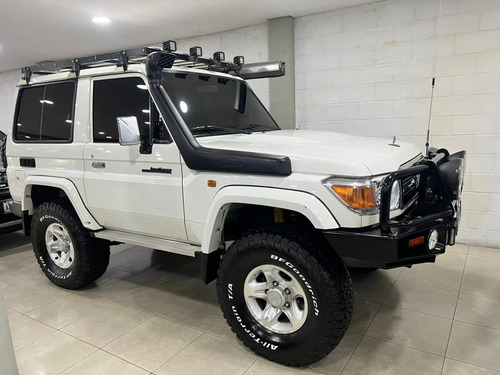 Imagen 3 de 15 de Toyota Macho Land Cruiser