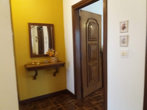 Imagem 15 de 20 de Está A Duas Quadras Do Balão Castelo. Totalmente Plana, Conservadíssima. Cas00284