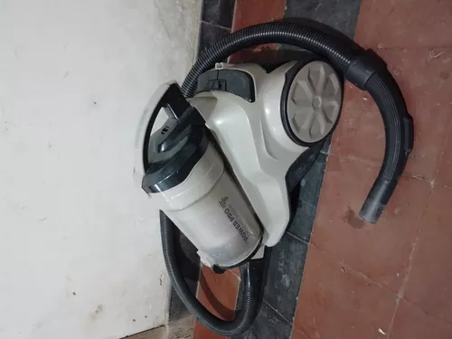 Aspiradora Black+Decker VCBD2050-AR 2000W