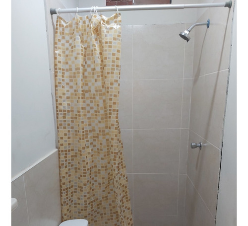 Alquilo Habitaciones - Urb. Sta. Margarita, A 100 Mts. Ucv