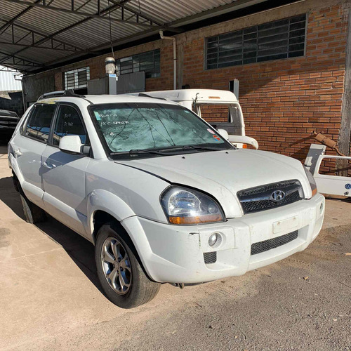Imagem 4 de 13 de Sucata De Tucson 2.0 2015 Automática Pra Retirar Peças