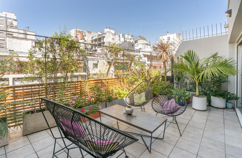 Casa En Triplex. 5 Ambientes, Terraza Con Quincho Privado, Cochera, Balcon Corrido 