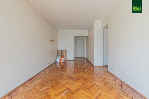 Excelente 3 Ambientes Con Dependencia Y Balcon Al Frente