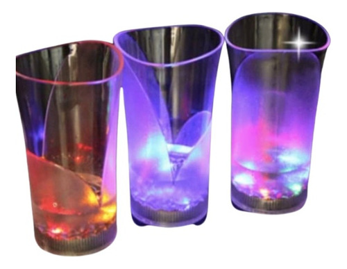 Vasos Con Luces De Colores Con El Contacto Del Agua 