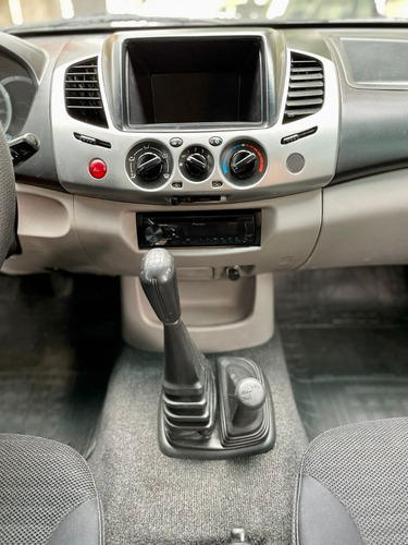 Imagem 9 de 13 de L200 Triton Glx 4x4 Cambio Manual