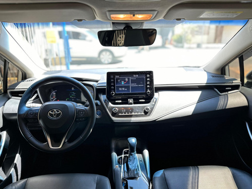 Toyota Corolla Hibrido com apenas 25.000km