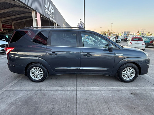 SsangYong Stavic Mt 4x2