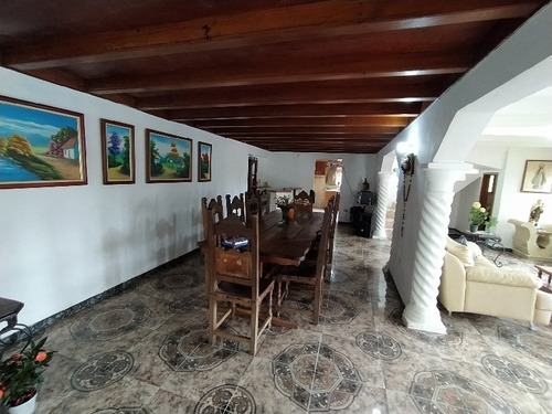 Imagen 6 de 12 de Marisol Castro Vende Terreno Con Bienhechuría En Los Teques | Miranda | Fot-mamo Marisol 04244923040