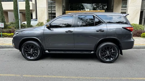 Toyota Fortuner 2.4