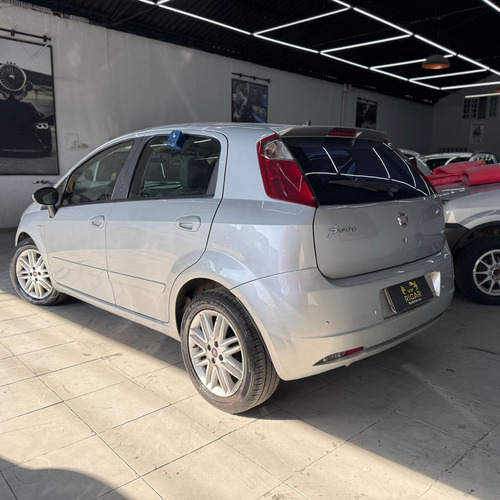 Fiat Punto Punto Essence 1.8 16V Dualogic (Flex)
