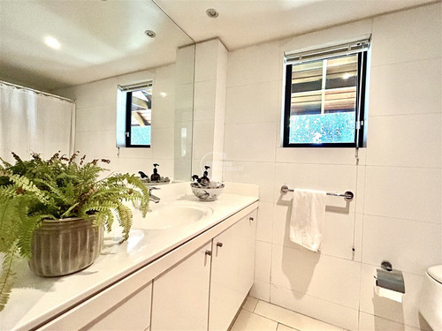 Casa En Venta De 5 Dorm. En Lo Barnechea