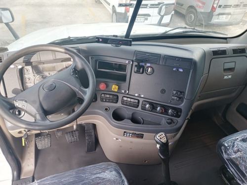 Imagen 6 de 8 de Tractocamión Seminuevo Freightliner Cascadia 2017