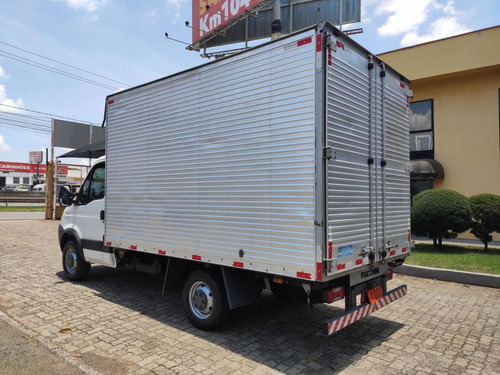 Imagem 2 de 13 de Iveco 35s14 - 2019 - Baú De 3,80 X 2,30 - Muito Nova!!
