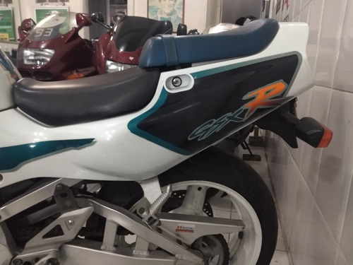 Suzuki Gsxr 750 W