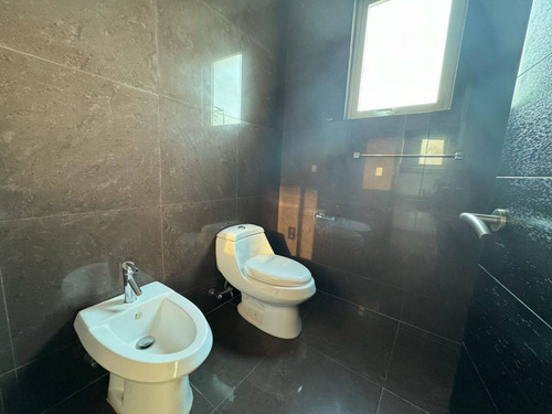 Solo Clientes Se Alquila Apartamento 243m2 Edif. The Loft Urb. Las Chimeneas